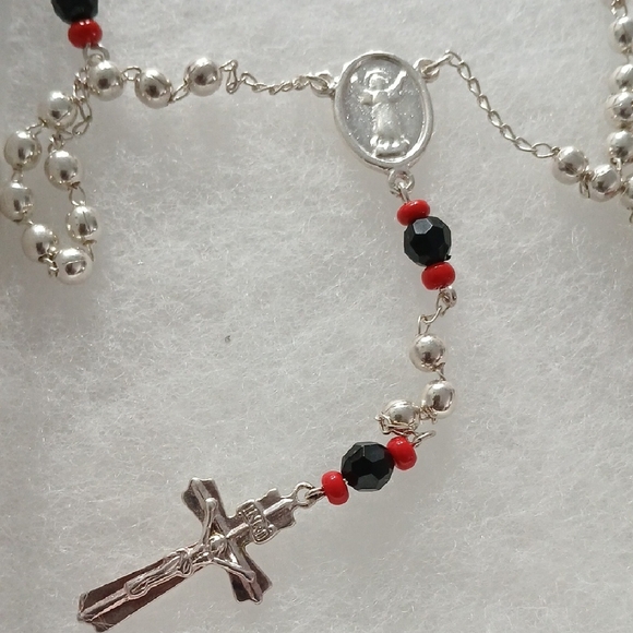 Elegant Silver and Red Rosary Necklace - Picture 3 of 5